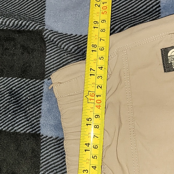 The North Face.  Cargo hiking pants.  Like-new.  Men's size XL - Picture 4 of 16
